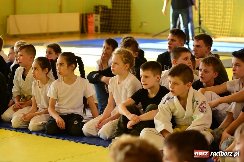 Zdjęcie w galerii na portalu naszraciborz.pl: Ju-Jitsu sportowe królowało dziś w Kuźni Raciborskiej wiadomości z regionu
