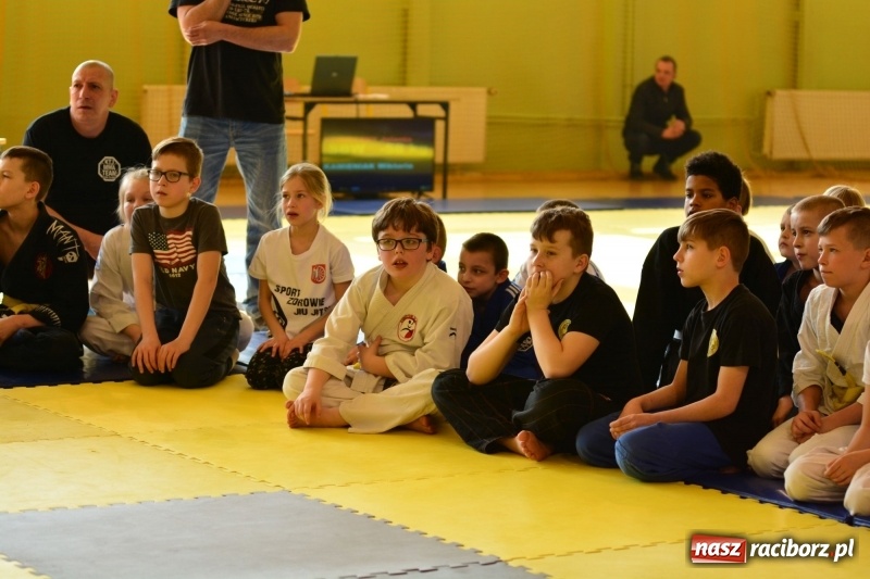 Zdjęcie w galerii na portalu naszraciborz.pl: Ju-Jitsu sportowe królowało dziś w Kuźni Raciborskiej wiadomości z regionu