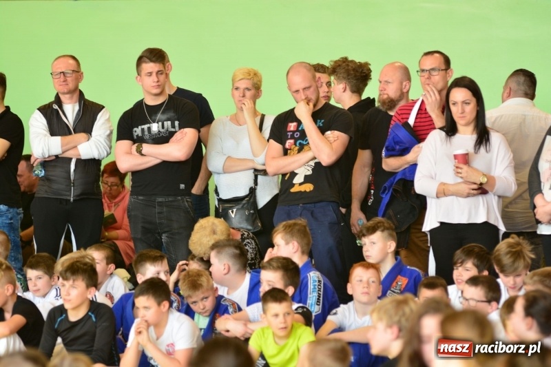 Zdjęcie w galerii na portalu naszraciborz.pl: Ju-Jitsu sportowe królowało dziś w Kuźni Raciborskiej wiadomości z regionu