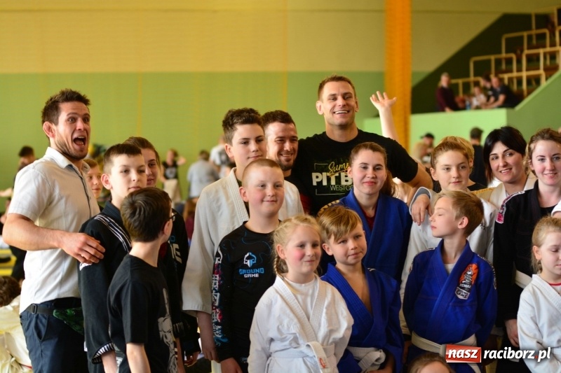 Zdjęcie w galerii na portalu naszraciborz.pl: Ju-Jitsu sportowe królowało dziś w Kuźni Raciborskiej wiadomości z regionu