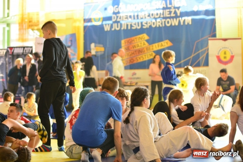 Zdjęcie w galerii na portalu naszraciborz.pl: Ju-Jitsu sportowe królowało dziś w Kuźni Raciborskiej wiadomości z regionu