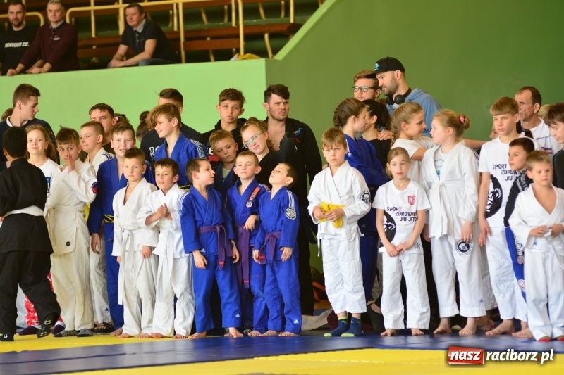 Zdjęcie w galerii na portalu naszraciborz.pl: Ju-Jitsu sportowe królowało dziś w Kuźni Raciborskiej wiadomości z regionu