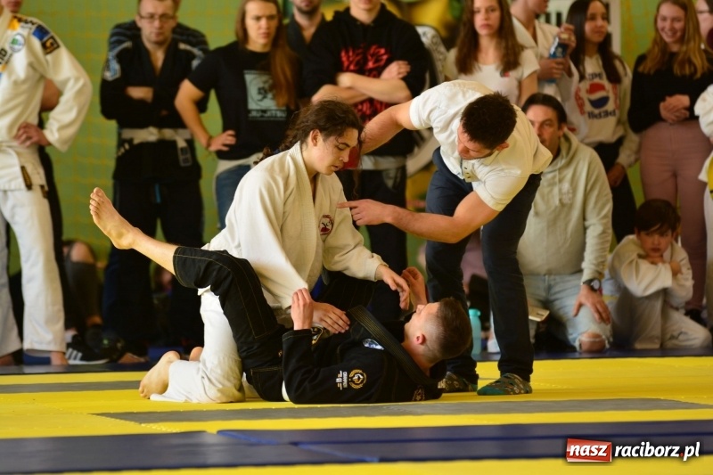 Zdjęcie w galerii na portalu naszraciborz.pl: Ju-Jitsu sportowe królowało dziś w Kuźni Raciborskiej wiadomości z regionu