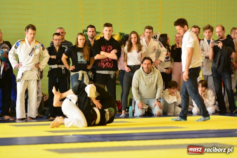 Zdjęcie w galerii na portalu naszraciborz.pl: Ju-Jitsu sportowe królowało dziś w Kuźni Raciborskiej wiadomości z regionu