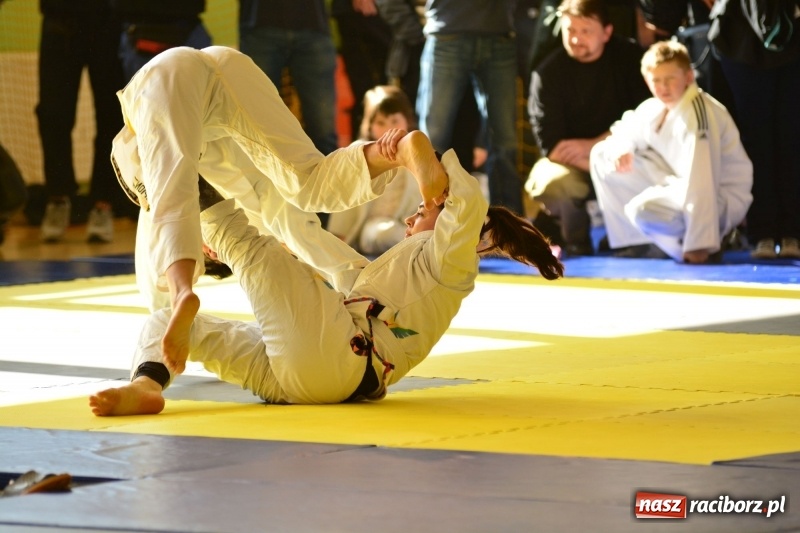 Zdjęcie w galerii na portalu naszraciborz.pl: Ju-Jitsu sportowe królowało dziś w Kuźni Raciborskiej wiadomości z regionu