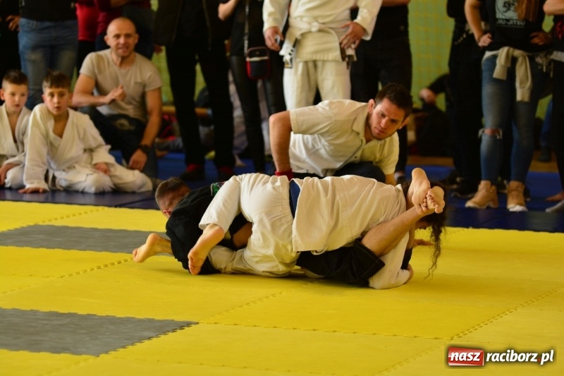 Zdjęcie w galerii na portalu naszraciborz.pl: Ju-Jitsu sportowe królowało dziś w Kuźni Raciborskiej wiadomości z regionu