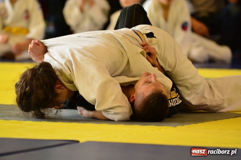 Zdjęcie w galerii na portalu naszraciborz.pl: Ju-Jitsu sportowe królowało dziś w Kuźni Raciborskiej wiadomości z regionu