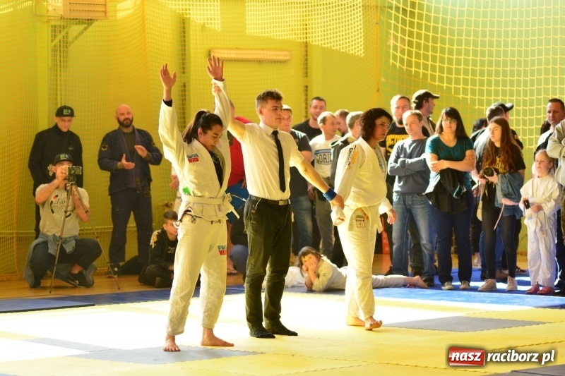 Zdjęcie w galerii na portalu naszraciborz.pl: Ju-Jitsu sportowe królowało dziś w Kuźni Raciborskiej wiadomości z regionu