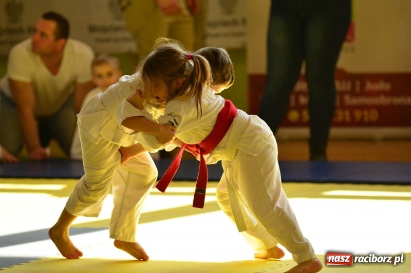 Zdjęcie w galerii na portalu naszraciborz.pl: Ju-Jitsu sportowe królowało dziś w Kuźni Raciborskiej wiadomości z regionu