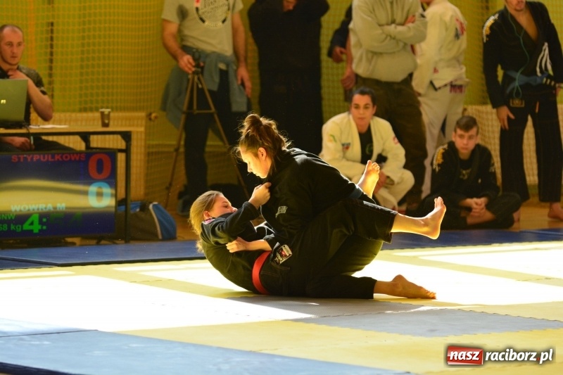Zdjęcie w galerii na portalu naszraciborz.pl: Ju-Jitsu sportowe królowało dziś w Kuźni Raciborskiej wiadomości z regionu