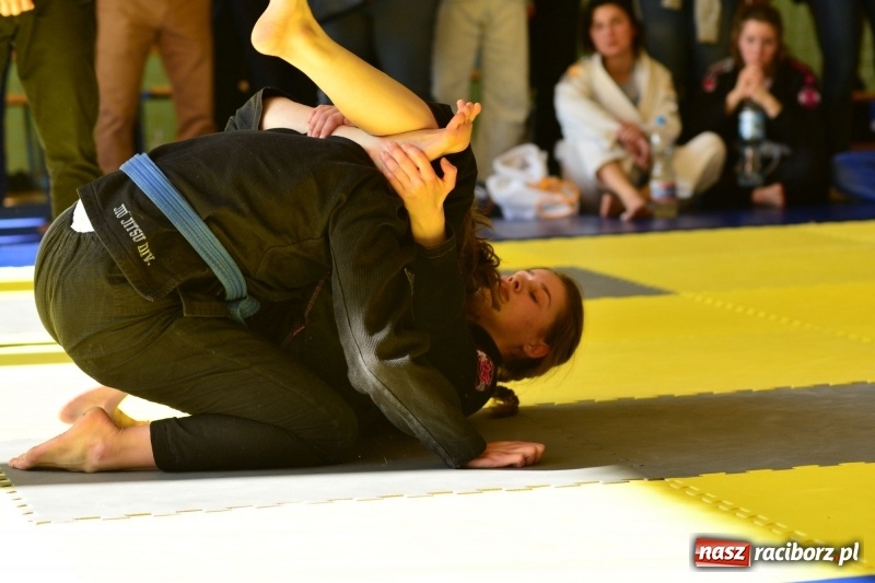 Zdjęcie w galerii na portalu naszraciborz.pl: Ju-Jitsu sportowe królowało dziś w Kuźni Raciborskiej wiadomości z regionu