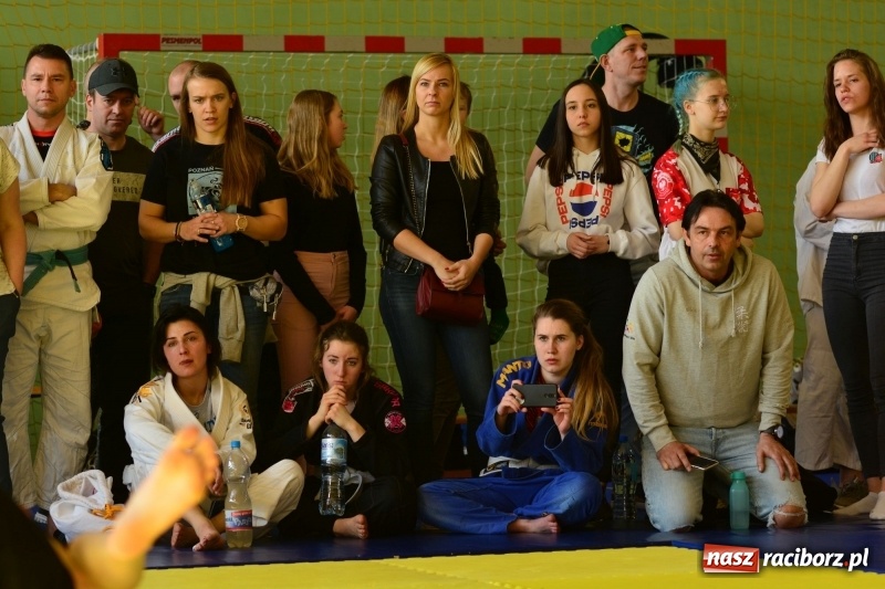 Zdjęcie w galerii na portalu naszraciborz.pl: Ju-Jitsu sportowe królowało dziś w Kuźni Raciborskiej wiadomości z regionu