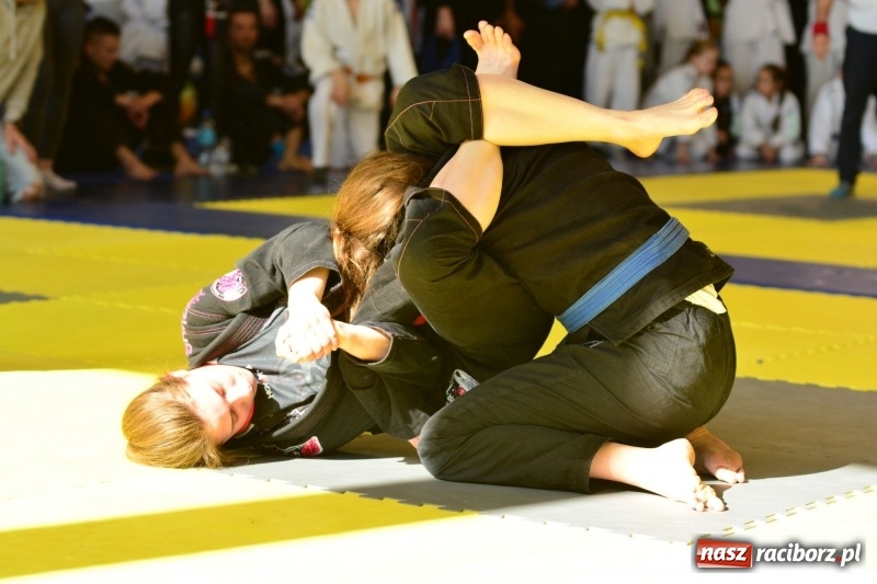 Zdjęcie w galerii na portalu naszraciborz.pl: Ju-Jitsu sportowe królowało dziś w Kuźni Raciborskiej wiadomości z regionu