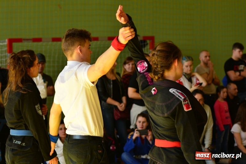 Zdjęcie w galerii na portalu naszraciborz.pl: Ju-Jitsu sportowe królowało dziś w Kuźni Raciborskiej wiadomości z regionu