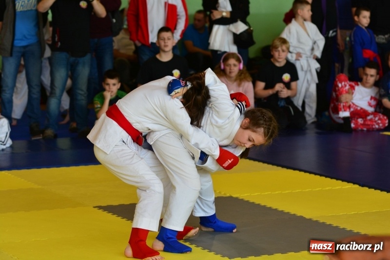 Zdjęcie w galerii na portalu naszraciborz.pl: Ju-Jitsu sportowe królowało dziś w Kuźni Raciborskiej wiadomości z regionu