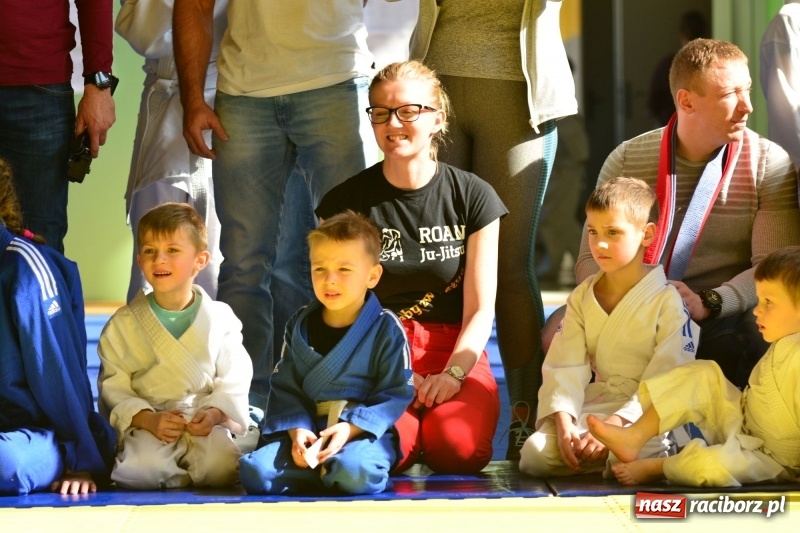 Zdjęcie w galerii na portalu naszraciborz.pl: Ju-Jitsu sportowe królowało dziś w Kuźni Raciborskiej wiadomości z regionu