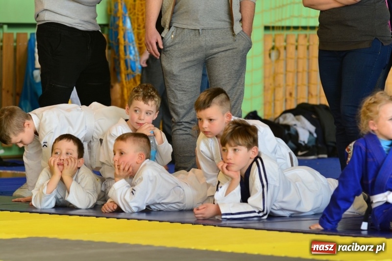 Zdjęcie w galerii na portalu naszraciborz.pl: Ju-Jitsu sportowe królowało dziś w Kuźni Raciborskiej wiadomości z regionu