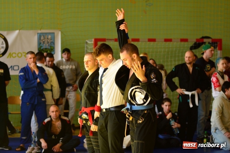 Zdjęcie w galerii na portalu naszraciborz.pl: Ju-Jitsu sportowe królowało dziś w Kuźni Raciborskiej wiadomości z regionu