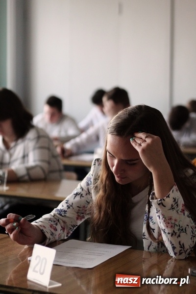 Zdjęcie w galerii na portalu naszraciborz.pl: Kolejna edycja Powiatowego Konkursu Wiedzy o Społeczeństwie za nami  wiadomości z regionu