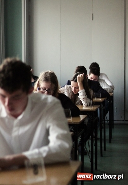 Zdjęcie w galerii na portalu naszraciborz.pl: Kolejna edycja Powiatowego Konkursu Wiedzy o Społeczeństwie za nami  wiadomości z regionu