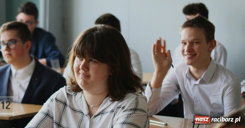 Zdjęcie w galerii na portalu naszraciborz.pl: Kolejna edycja Powiatowego Konkursu Wiedzy o Społeczeństwie za nami  wiadomości z regionu