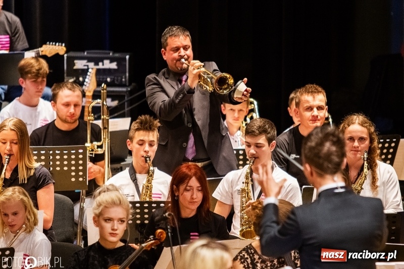 Zdjęcie w galerii na portalu naszraciborz.pl: Na ten koncert w Raciborzu trudno było się dostać [WIDEO]  wiadomości z regionu