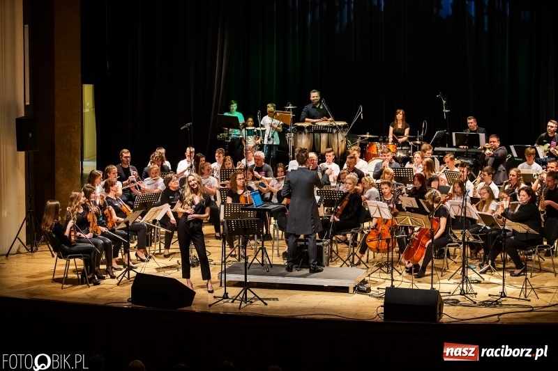 Zdjęcie w galerii na portalu naszraciborz.pl: Na ten koncert w Raciborzu trudno było się dostać [WIDEO]  wiadomości z regionu
