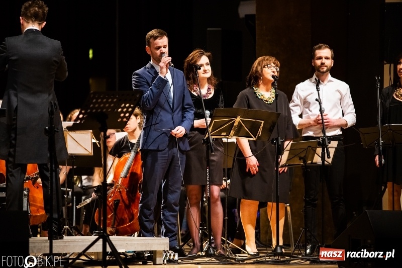 Zdjęcie w galerii na portalu naszraciborz.pl: Na ten koncert w Raciborzu trudno było się dostać [WIDEO]  wiadomości z regionu