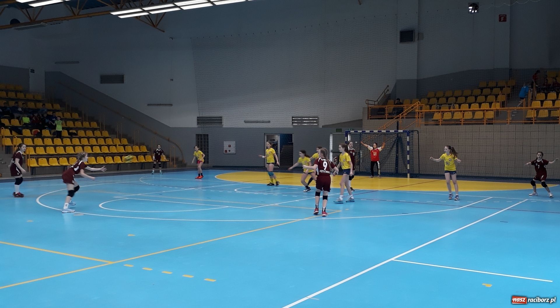 Zdjęcie w galerii na portalu naszraciborz.pl: Szczypiornistki z Pietrowic wicemistrzyniami Śląska wiadomości z regionu