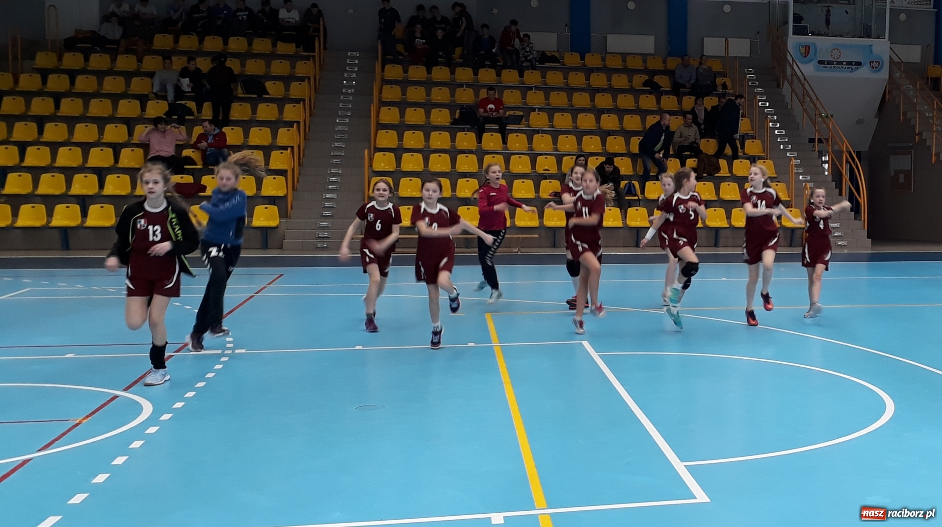 Zdjęcie w galerii na portalu naszraciborz.pl: Szczypiornistki z Pietrowic wicemistrzyniami Śląska wiadomości z regionu