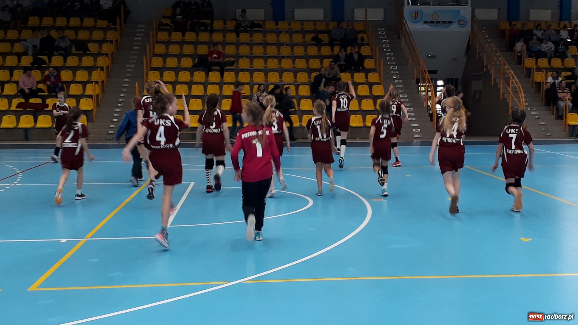 Zdjęcie w galerii na portalu naszraciborz.pl: Szczypiornistki z Pietrowic wicemistrzyniami Śląska wiadomości z regionu