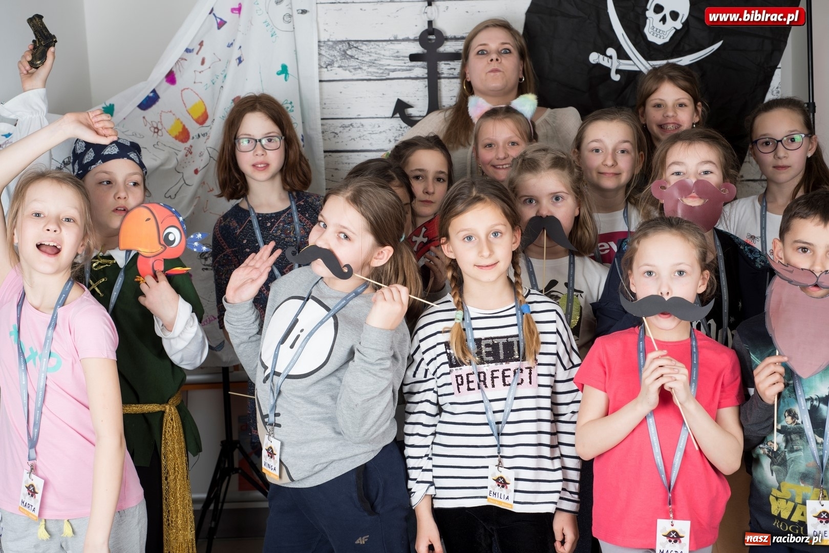 Zdjęcie w galerii na portalu naszraciborz.pl: Ahoj, przygodo! Piracka Noc z Andersenem w bibliotece wiadomości z regionu