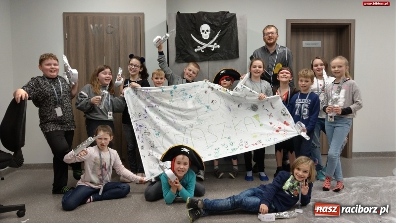 Zdjęcie w galerii na portalu naszraciborz.pl: Ahoj, przygodo! Piracka Noc z Andersenem w bibliotece wiadomości z regionu