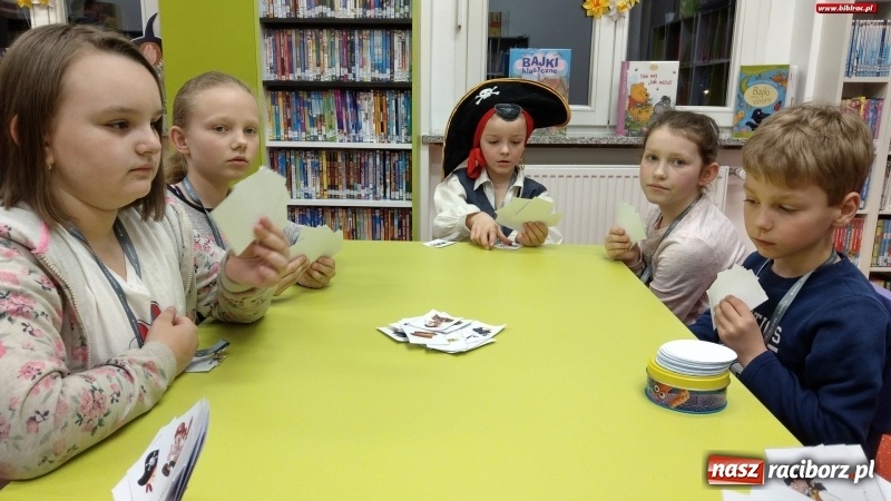 Zdjęcie w galerii na portalu naszraciborz.pl: Ahoj, przygodo! Piracka Noc z Andersenem w bibliotece wiadomości z regionu