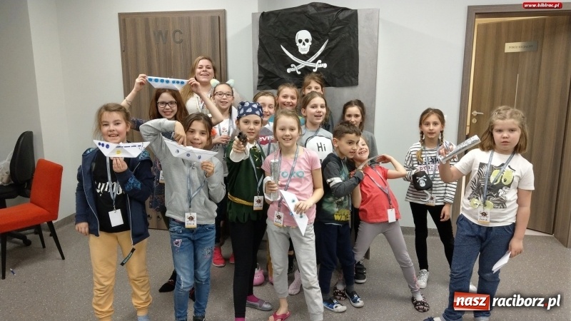 Zdjęcie w galerii na portalu naszraciborz.pl: Ahoj, przygodo! Piracka Noc z Andersenem w bibliotece wiadomości z regionu
