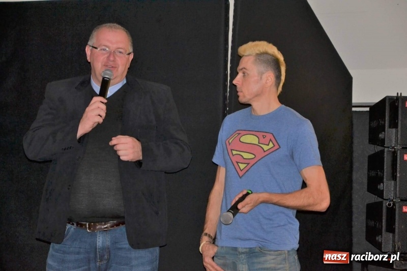 Zdjęcie w galerii na portalu naszraciborz.pl: RunCamino. Robert Celiński na raciborskim zamku  wiadomości z regionu