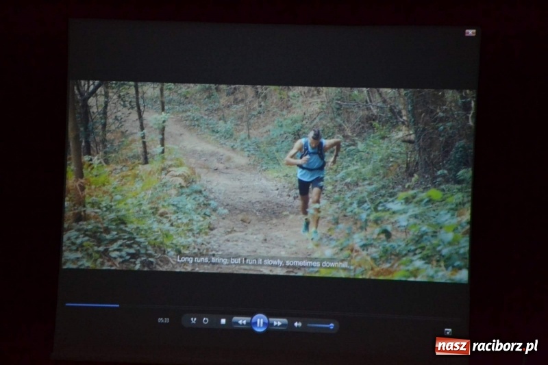 Zdjęcie w galerii na portalu naszraciborz.pl: RunCamino. Robert Celiński na raciborskim zamku  wiadomości z regionu