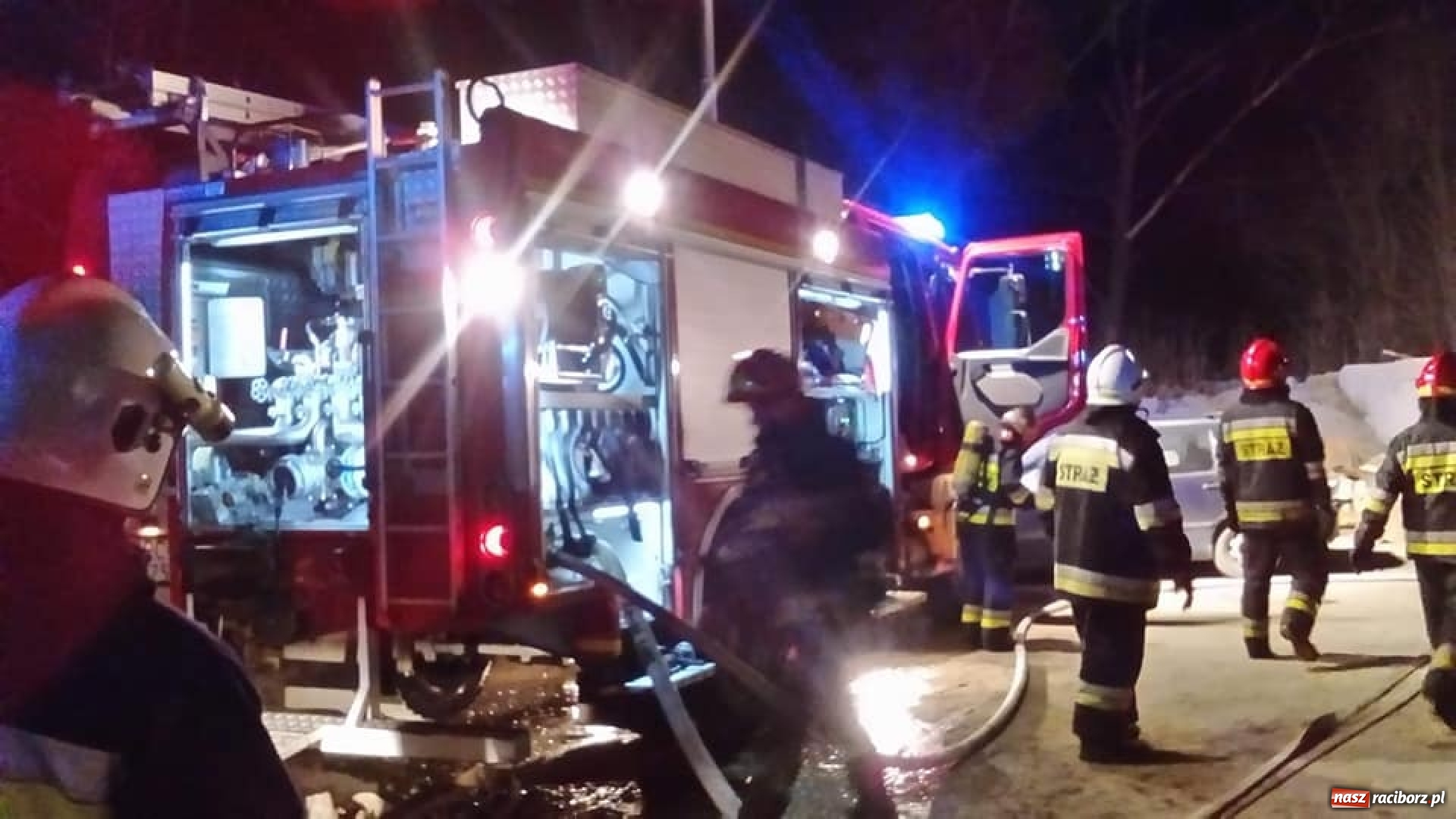 Zdjęcie w galerii na portalu naszraciborz.pl: W Budziskach samochód uderzył w ogrodzenie. Raport raciborskich strażaków wiadomości z regionu