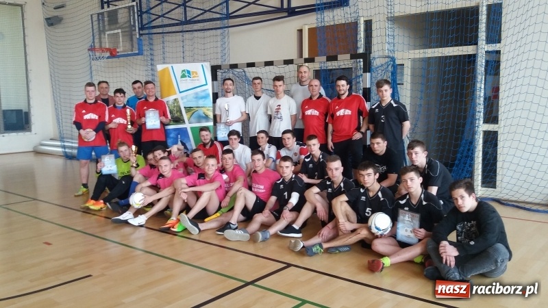 Zdjęcie w galerii na portalu naszraciborz.pl: Piłkarze amatorzy rywalizowali w Rudach o Puchar Starosty wiadomości z regionu