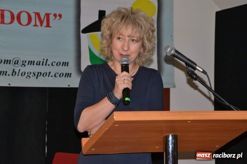 Zdjęcie w galerii na portalu naszraciborz.pl: Dziecko w zawieszeniu. Konferencja na zamku wiadomości z regionu