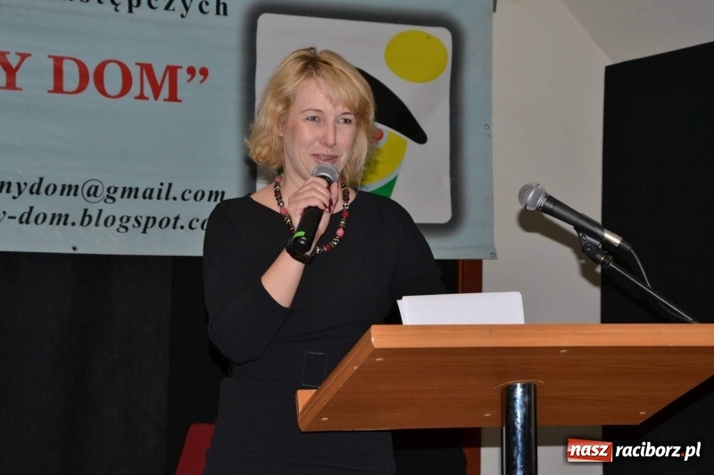 Zdjęcie w galerii na portalu naszraciborz.pl: Dziecko w zawieszeniu. Konferencja na zamku wiadomości z regionu