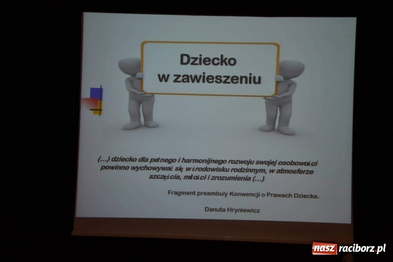 Zdjęcie w galerii na portalu naszraciborz.pl: Dziecko w zawieszeniu. Konferencja na zamku wiadomości z regionu