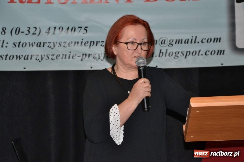 Zdjęcie w galerii na portalu naszraciborz.pl: Dziecko w zawieszeniu. Konferencja na zamku wiadomości z regionu