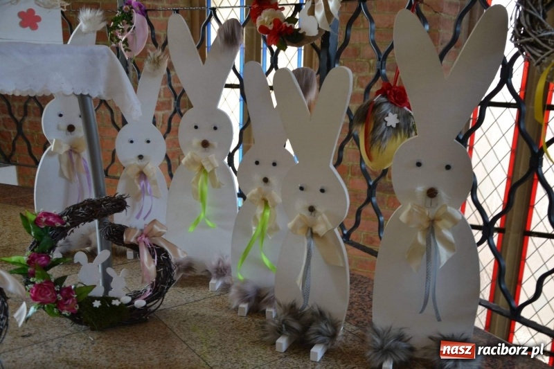 Zdjęcie w galerii na portalu naszraciborz.pl: Dziecko w zawieszeniu. Konferencja na zamku wiadomości z regionu