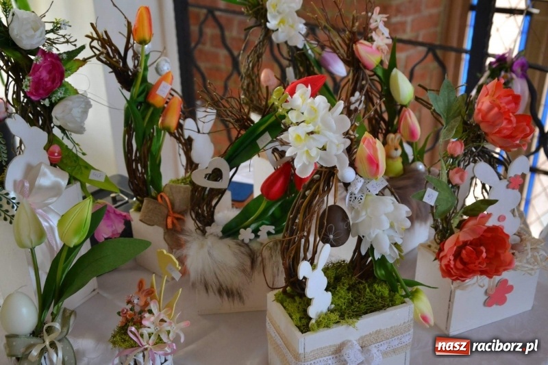 Zdjęcie w galerii na portalu naszraciborz.pl: Dziecko w zawieszeniu. Konferencja na zamku wiadomości z regionu