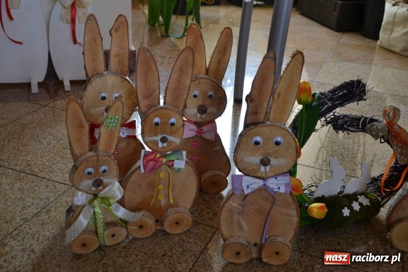 Zdjęcie w galerii na portalu naszraciborz.pl: Dziecko w zawieszeniu. Konferencja na zamku wiadomości z regionu