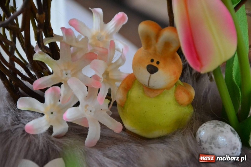 Zdjęcie w galerii na portalu naszraciborz.pl: Dziecko w zawieszeniu. Konferencja na zamku wiadomości z regionu