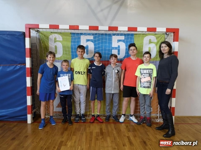 Zdjęcie w galerii na portalu naszraciborz.pl: IV Turniej Prima Aprilis w halówce  wiadomości z regionu