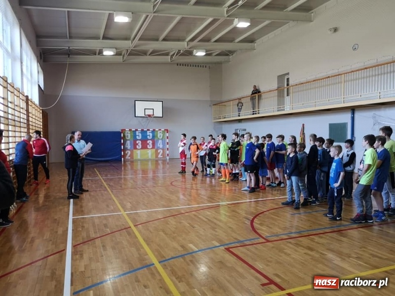 Zdjęcie w galerii na portalu naszraciborz.pl: IV Turniej Prima Aprilis w halówce  wiadomości z regionu