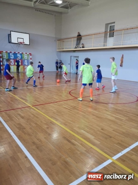 Zdjęcie w galerii na portalu naszraciborz.pl: IV Turniej Prima Aprilis w halówce  wiadomości z regionu